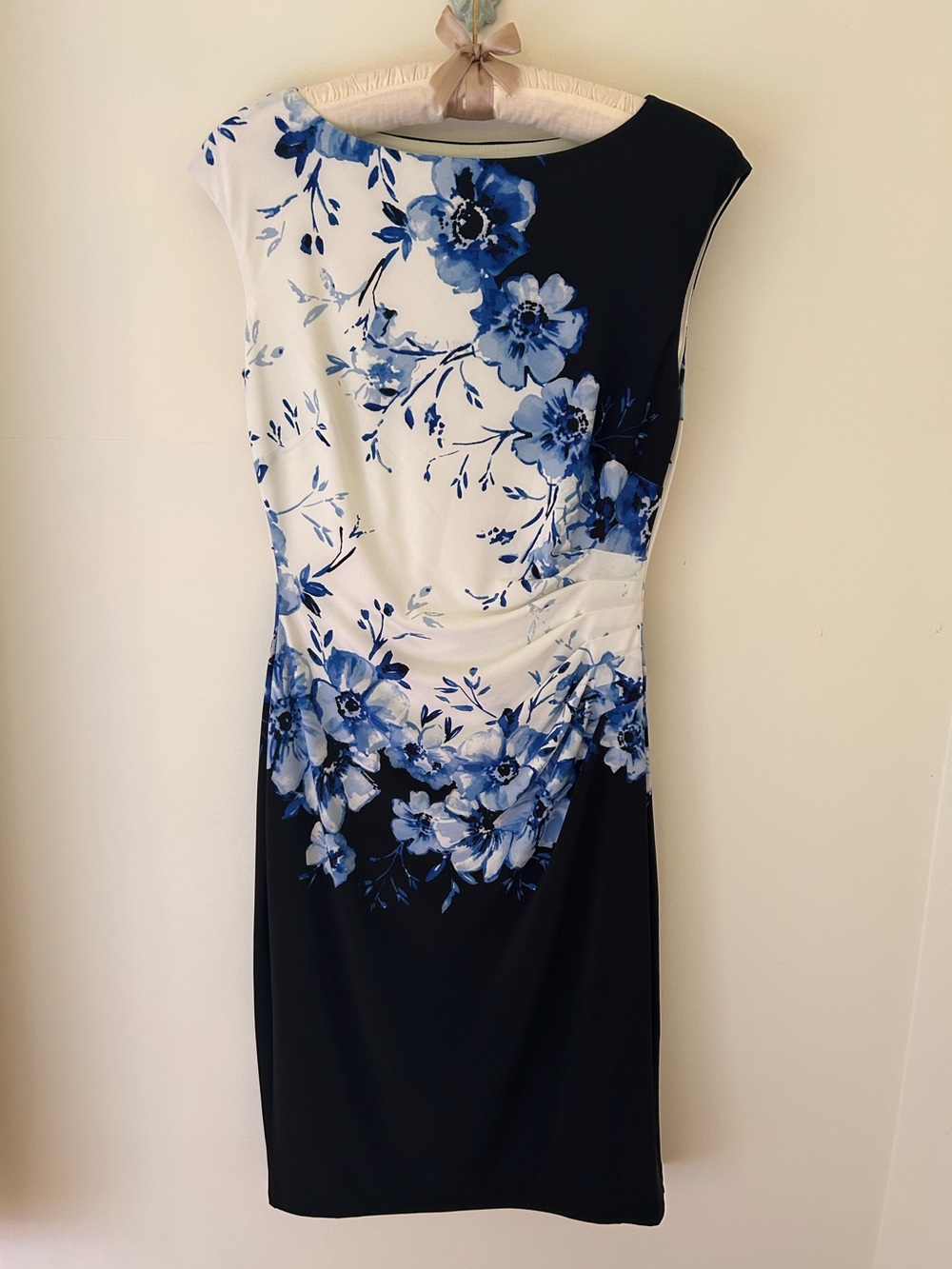 Lauren Ralph Lauren Floral Ruched Sheath Dress
Size: 2
Like New